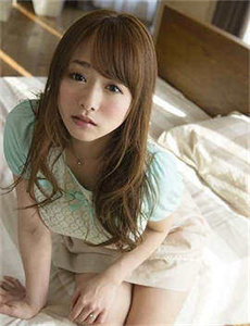 男人和女人一起对愁愁的说话/520被扇52个耳光